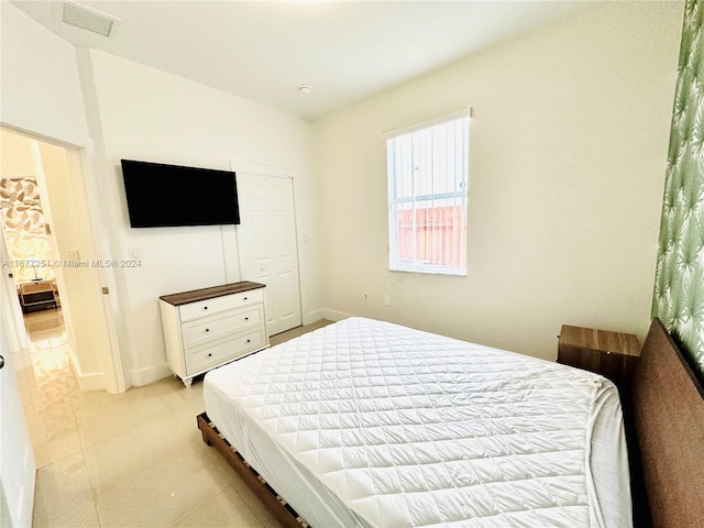 bedroom featuring a closet