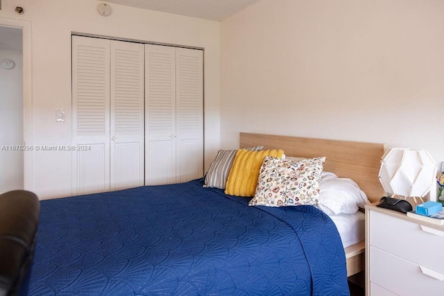 bedroom with a closet