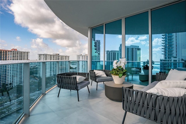 balcony featuring outdoor lounge area