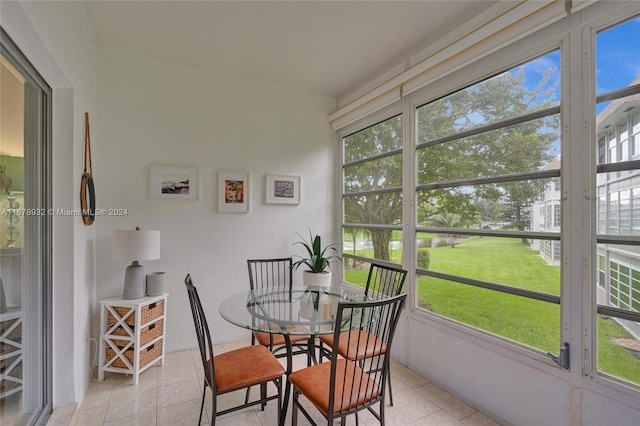 sunroom / solarium with a healthy amount of sunlight