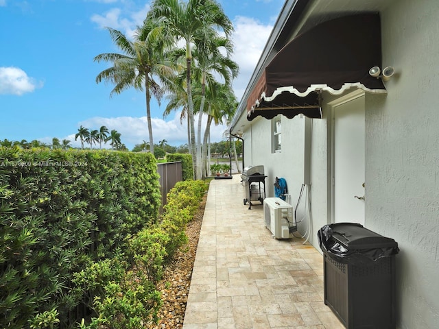 9026 NW 173rd Ter, Hialeah, FL 33018 - view of patio with area for grilling