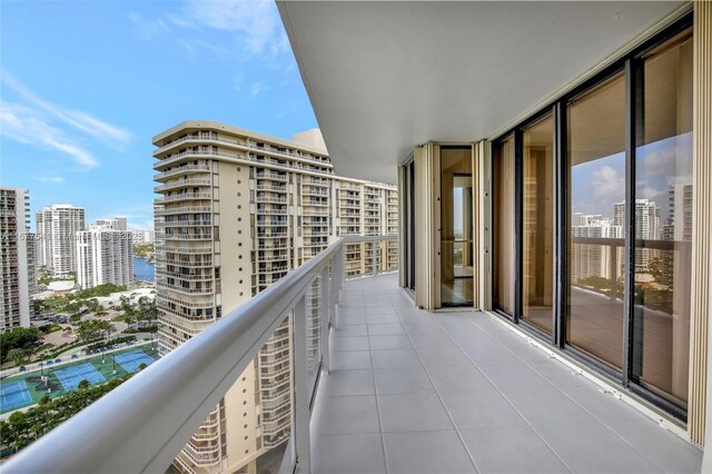 20185 E Country Club Dr Unit 2209, Aventura, FL 33180 - balcony with a city view