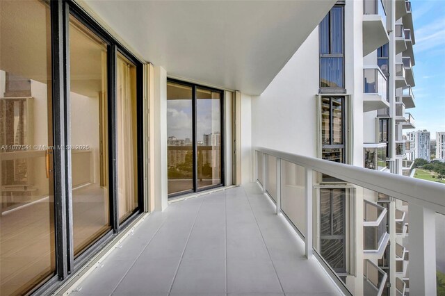 20185 E Country Club Dr Unit 2209, Aventura, FL 33180 - view of balcony