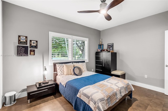 bedroom with ceiling fan