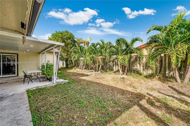 view of yard with a patio