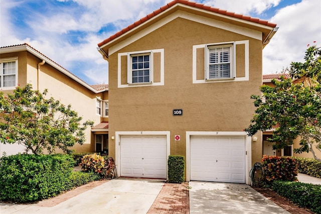 view of front facade with a garage