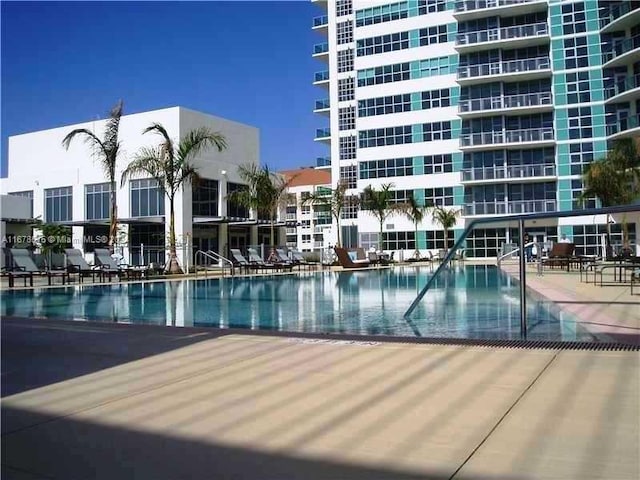 view of swimming pool