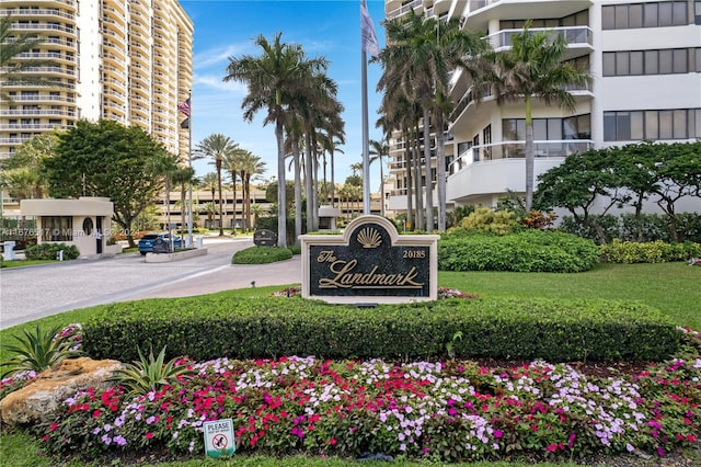 view of community / neighborhood sign