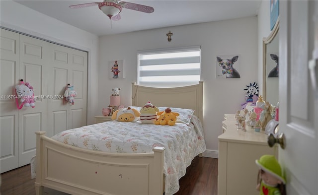 bedroom featuring a closet, dark hardwood / wood-style floors, and ceiling fan