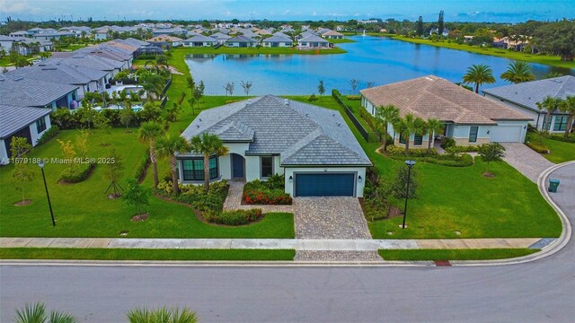 bird's eye view featuring a water view