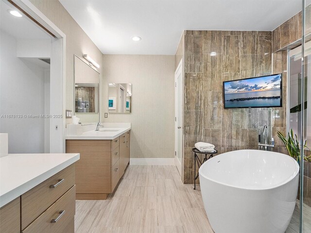 bedroom featuring light hardwood / wood-style floors, a closet, crown molding, and ceiling fan