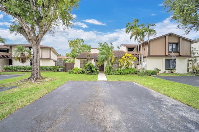 view of front of property with a front lawn