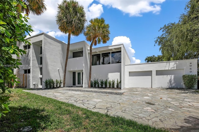 view of front of house featuring a garage