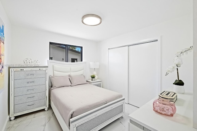 bedroom with a closet