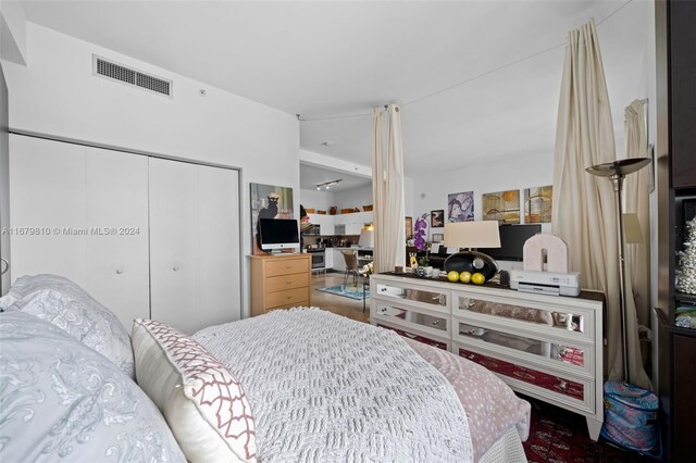 bedroom featuring a closet