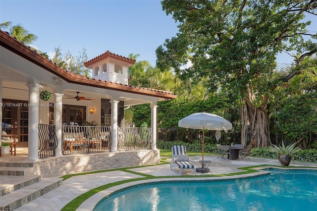 2616 Acacia Ct, Fort Lauderdale, FL 33301 - outdoor pool featuring a patio area, outdoor dining area, and ceiling fan