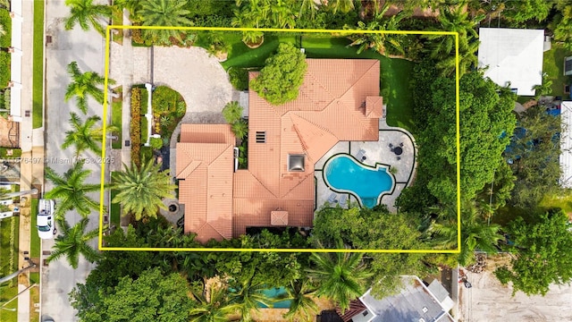 2616 Acacia Ct, Fort Lauderdale, FL 33301 - aerial view of property's location featuring a pool area and property parcel outlined