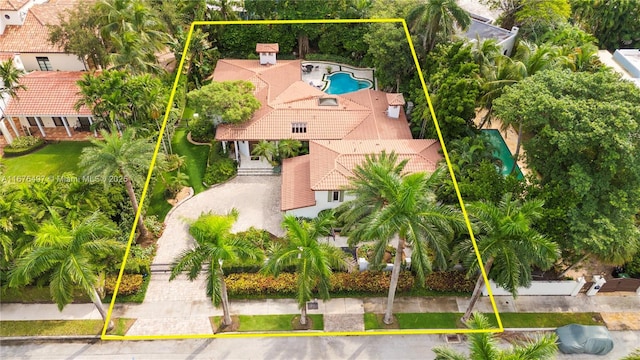 2616 Acacia Ct, Fort Lauderdale, FL 33301 - view of subject property with property boundaries highlighted and a pool