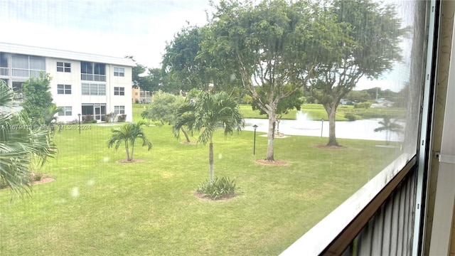 view of yard featuring a water view