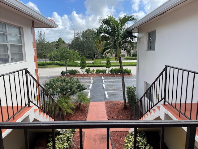 exterior space featuring a balcony