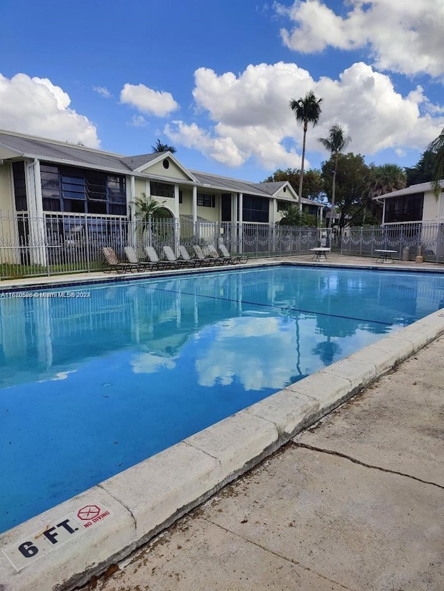 view of swimming pool