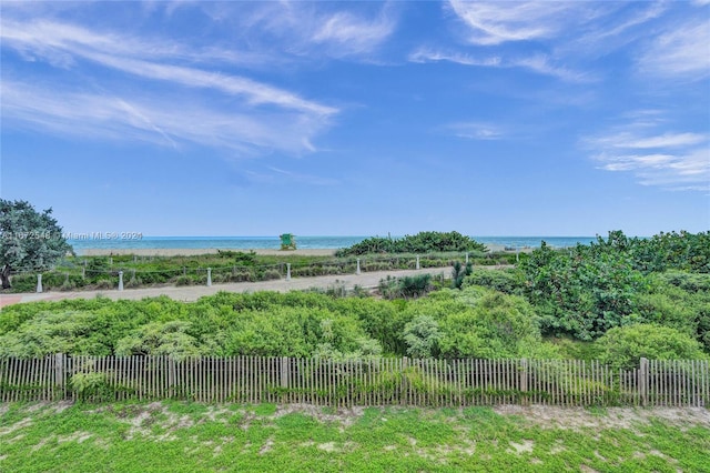 view of yard featuring a water view