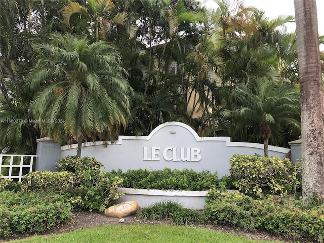 view of community / neighborhood sign