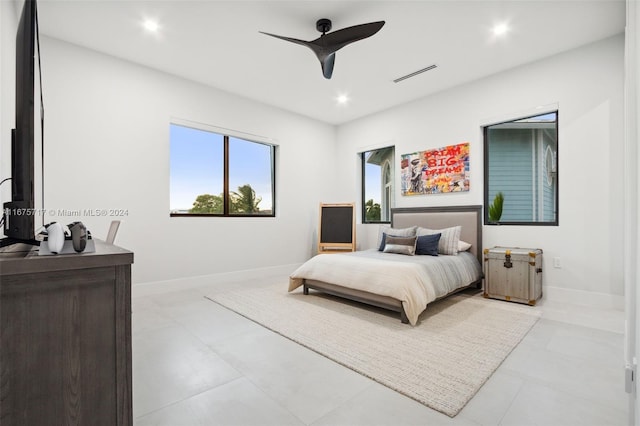 bedroom with ceiling fan