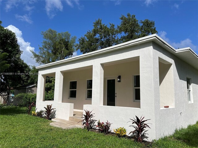 view of patio / terrace featuring covered porch