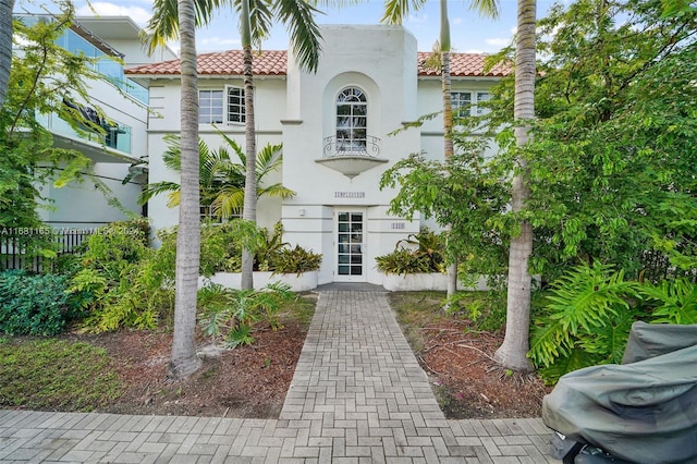 view of mediterranean / spanish-style house