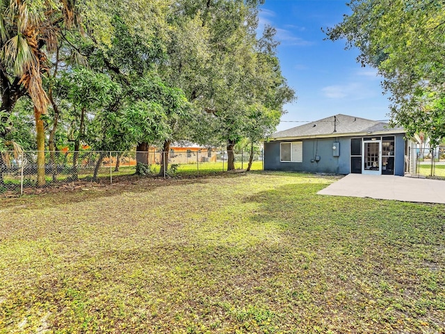 view of yard with a patio