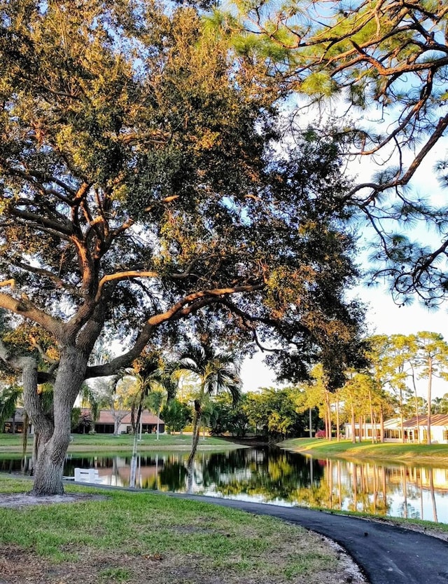 442 Pine Glen Ln Unit D-2, Green Acres, FL 33463 - view of home's community with a water view