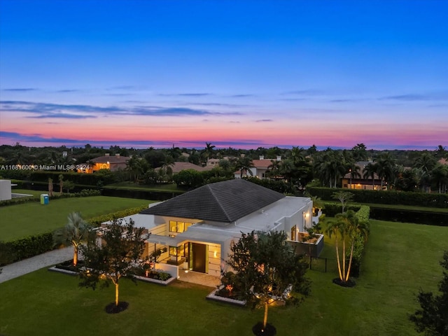 view of aerial view at dusk