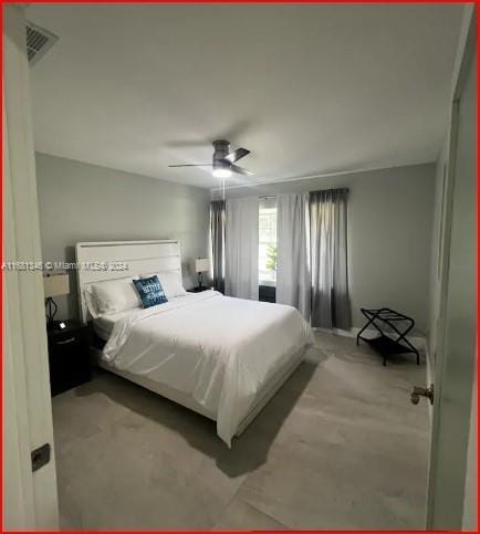 bedroom with ceiling fan