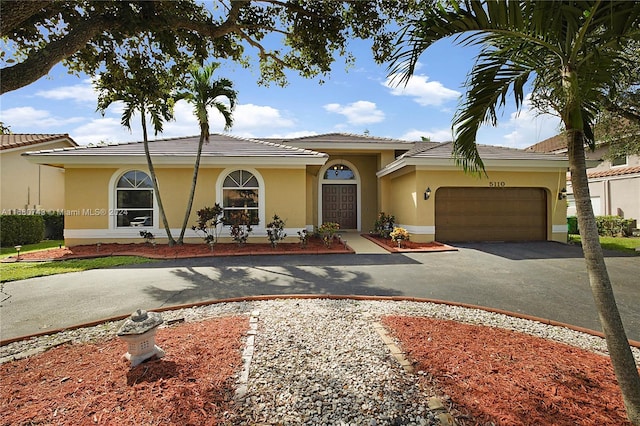 view of front facade featuring a garage