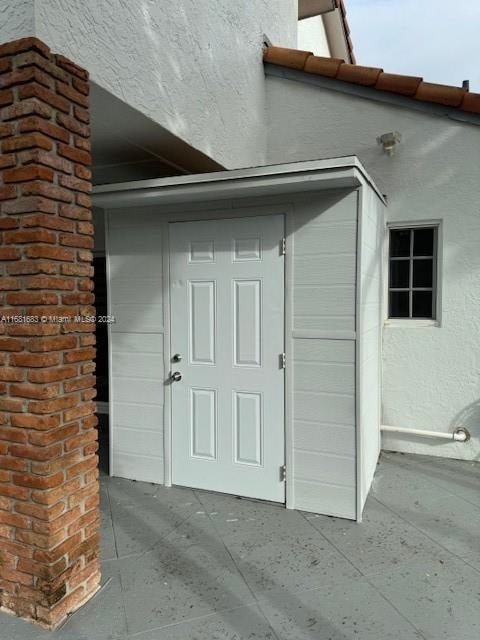 view of property entrance