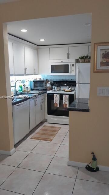 1087 Harwood F Unit 1087, Deerfield Beach, FL 33442 - photo 8