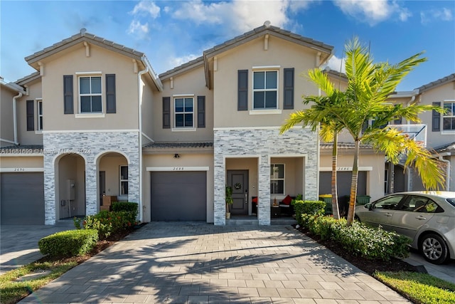 view of front facade with a garage