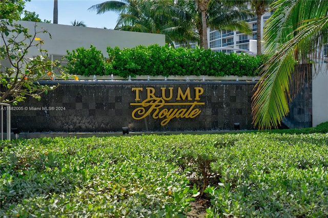 view of community / neighborhood sign