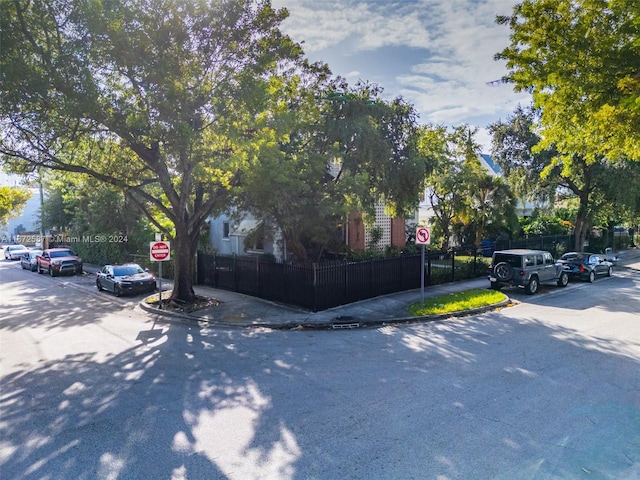 405 SW 11th Ave, Miami, FL 33130 - view of property hidden behind natural elements
