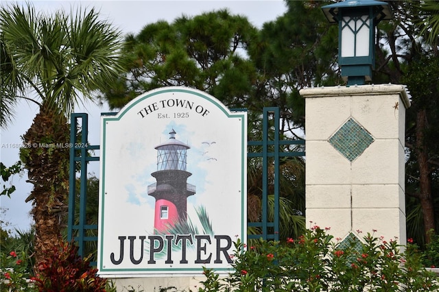 view of community / neighborhood sign