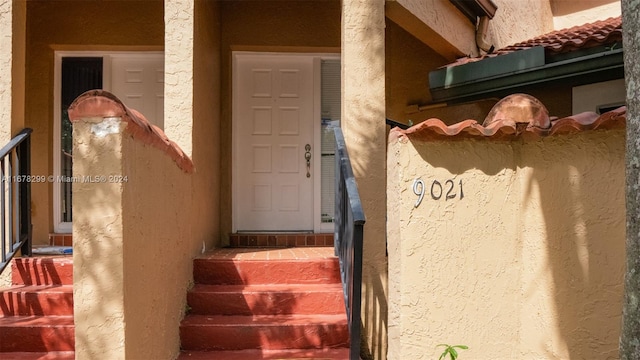 view of property entrance