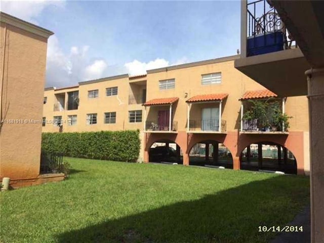 1305 W 53rd St Unit 410, Hialeah, FL 33012 - view of building exterior