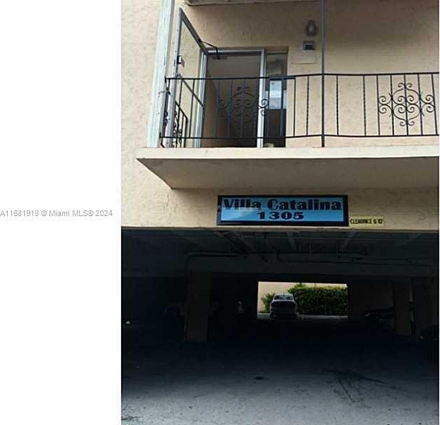 1305 W 53rd St Unit 410, Hialeah, FL 33012 - view of building exterior