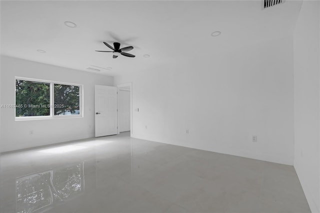 unfurnished room with ceiling fan