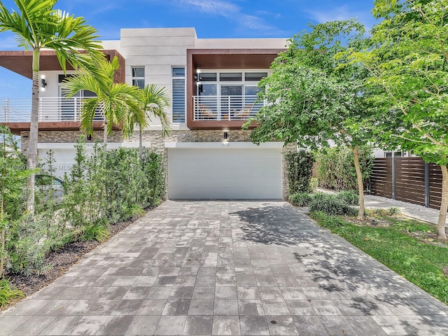 view of front of home featuring a garage