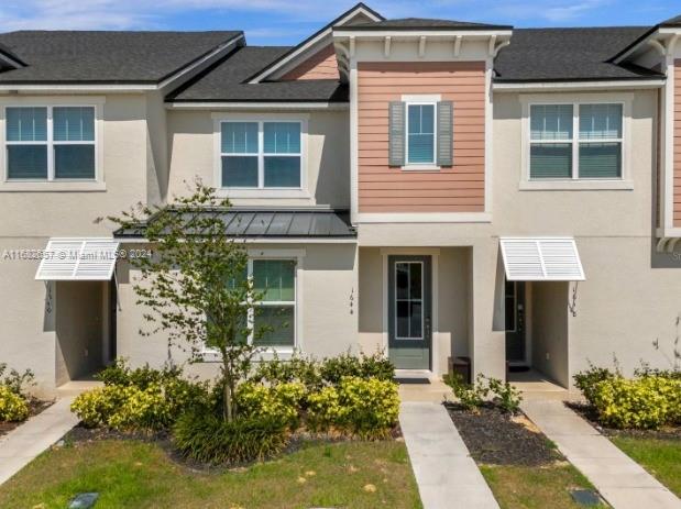 view of townhome / multi-family property