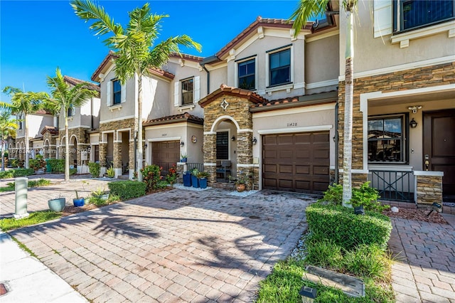 view of front of house featuring a garage