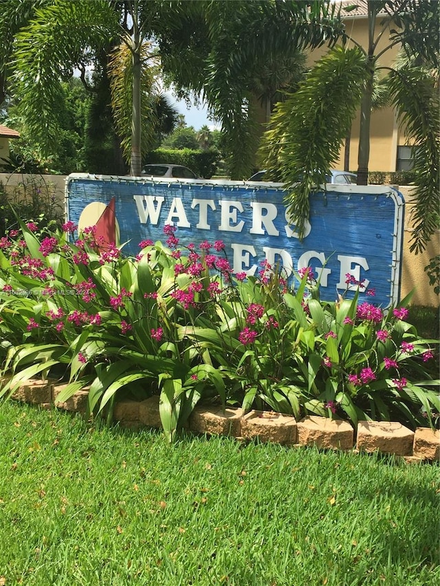 view of community / neighborhood sign