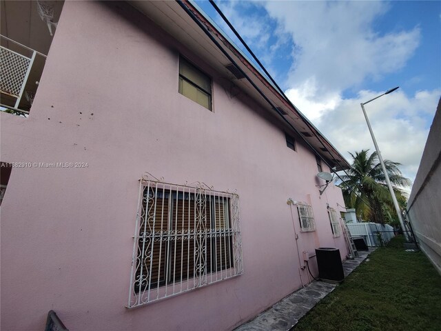 945 NW 19th Ave, Miami, FL 33125 - photo 4
